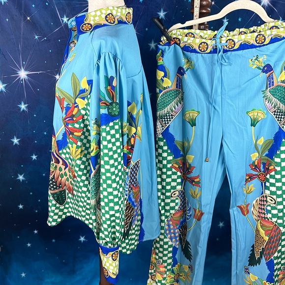 Summer luncheon set or PJ set. Bold pattern peasant sleeve blouse w/pant - Picture 4 of 10